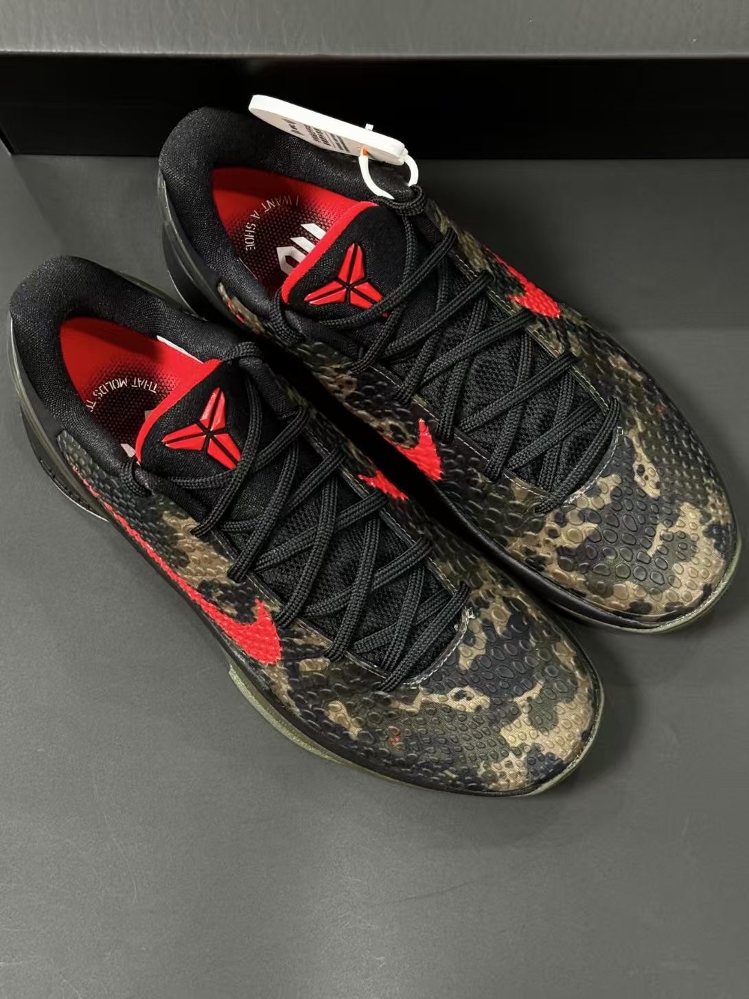 「很酷的一双Kobe6迷彩黑红!!」