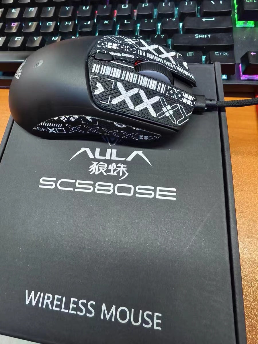 新入手的一款三模鼠标