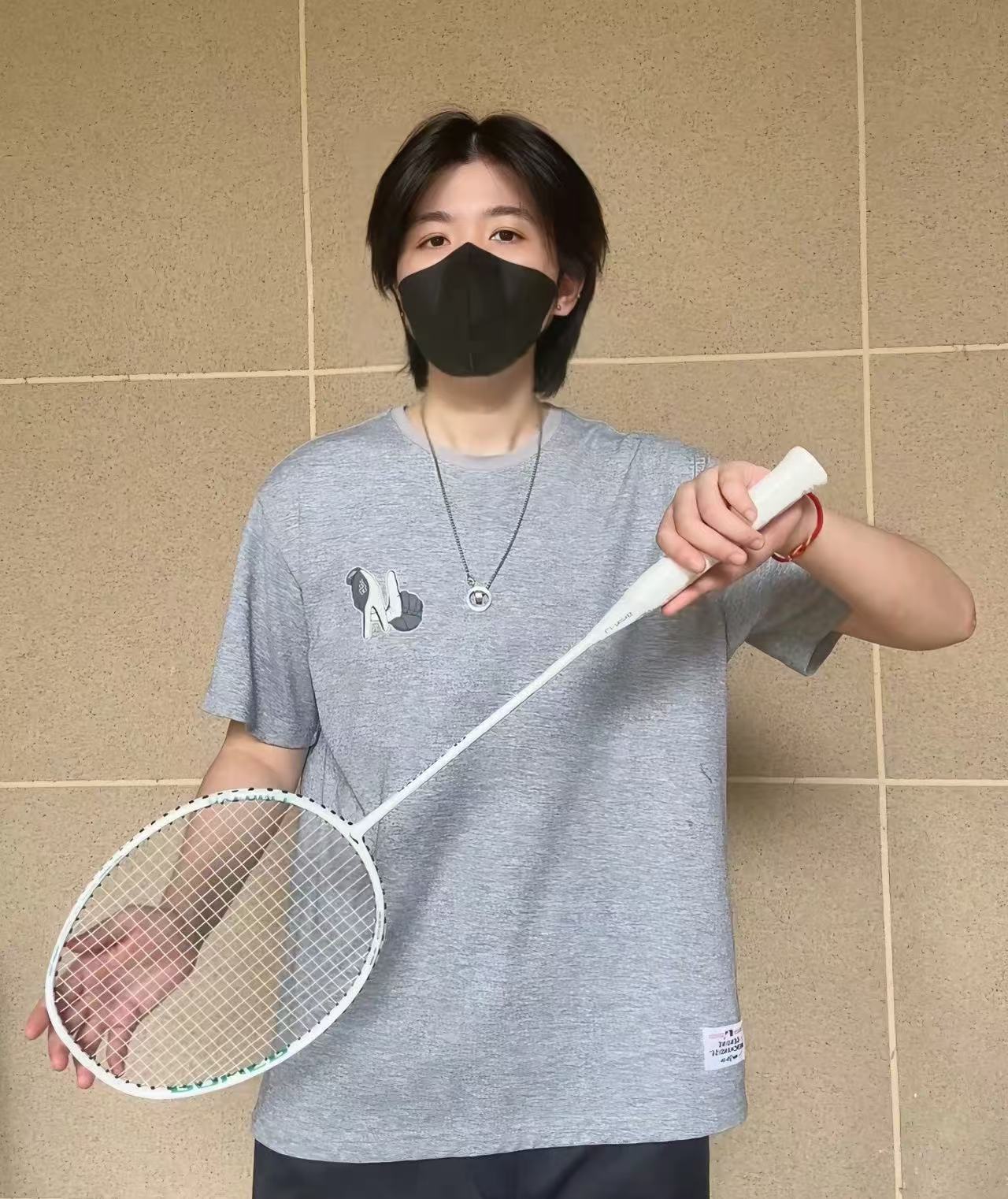 如果要让我形容这支球拍那就是绝!