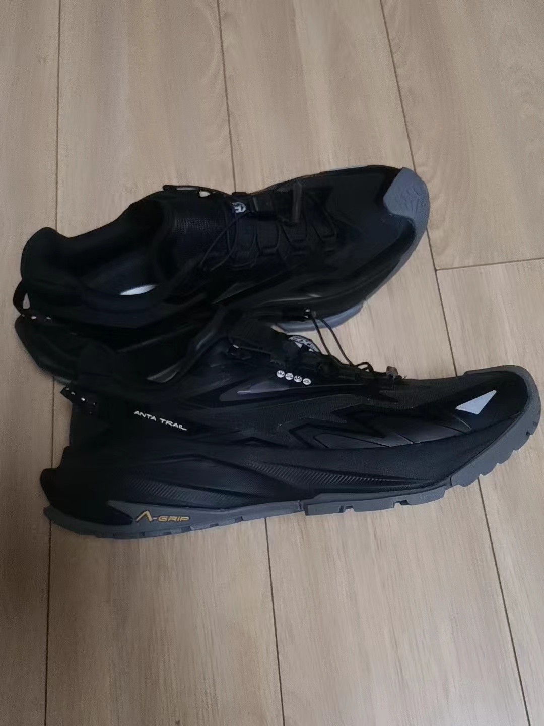 户外徒步必备！防水防雨的登山鞋就它了