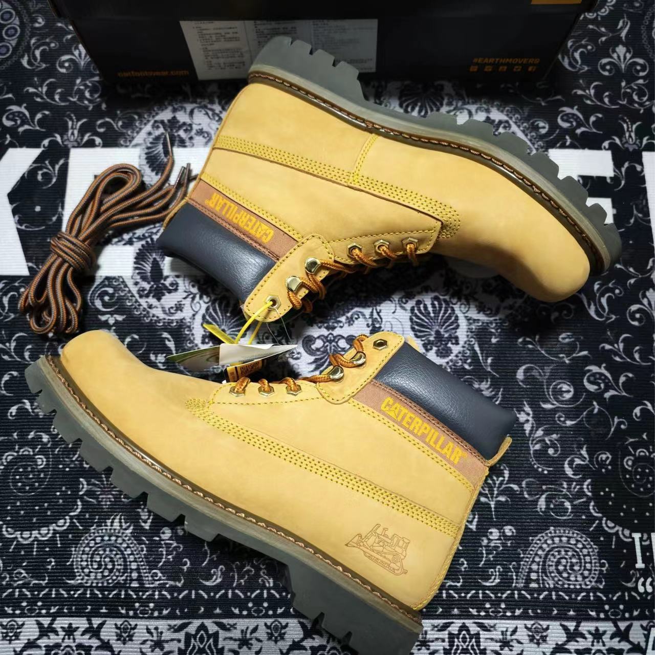 没有人会拒绝秋冬来一双大黄靴😍