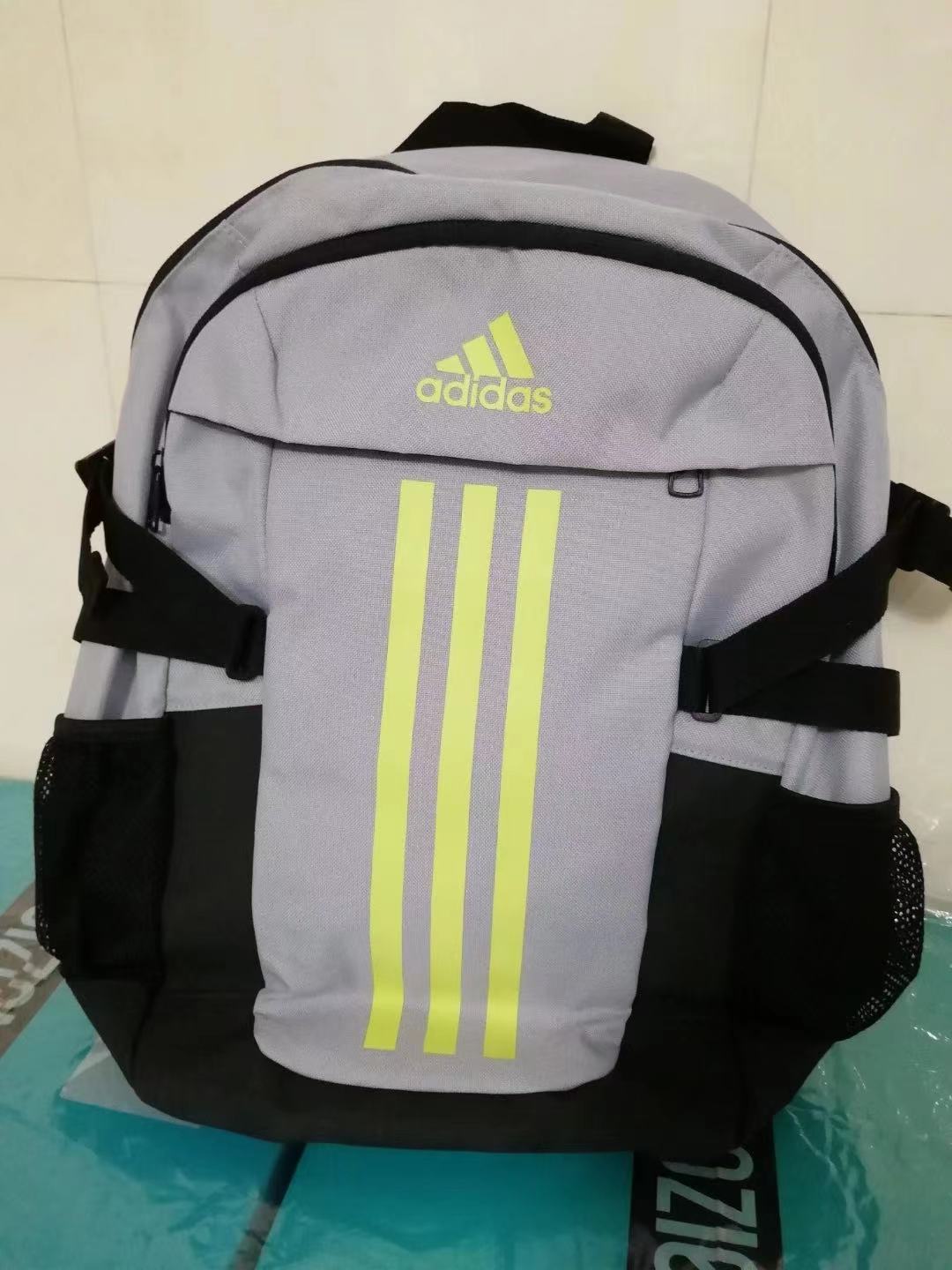 本女大学生表示🎒对这个双肩包很🈵意❗️