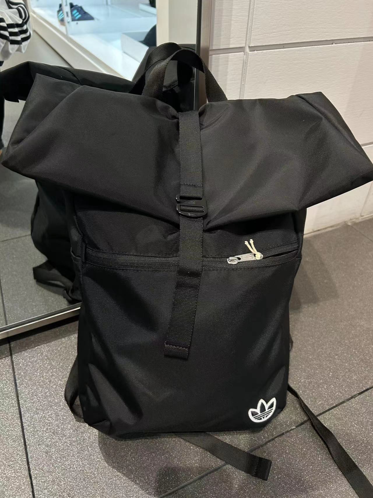 阿迪这款徒步登山包不仅有颜值还能装的！