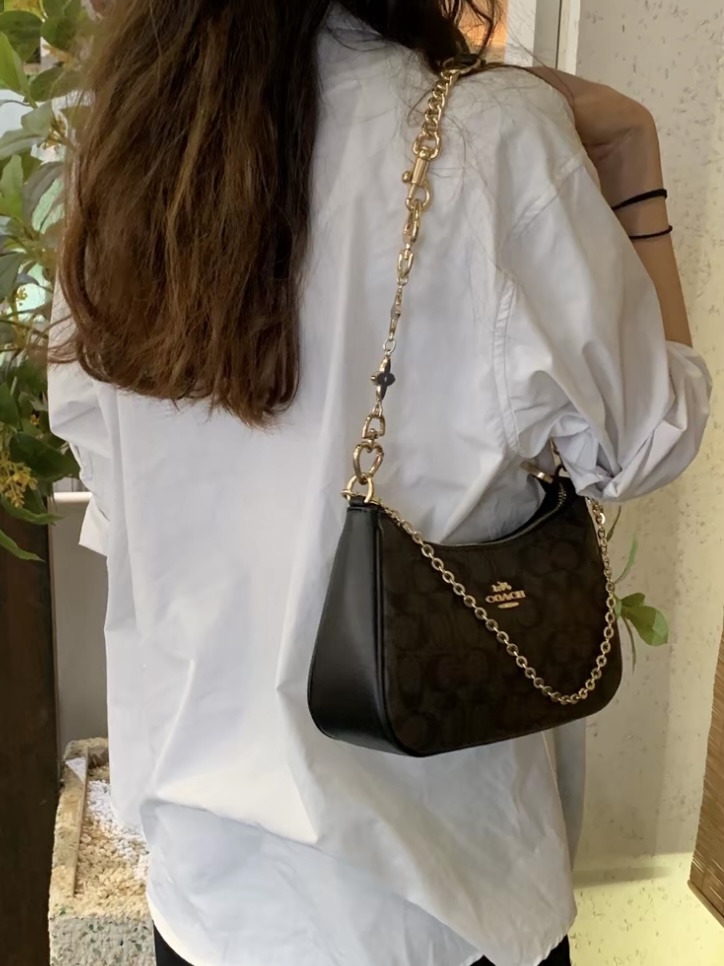 ♥️第一个轻奢包包一定要选蔻驰，不会让你失望的♥️