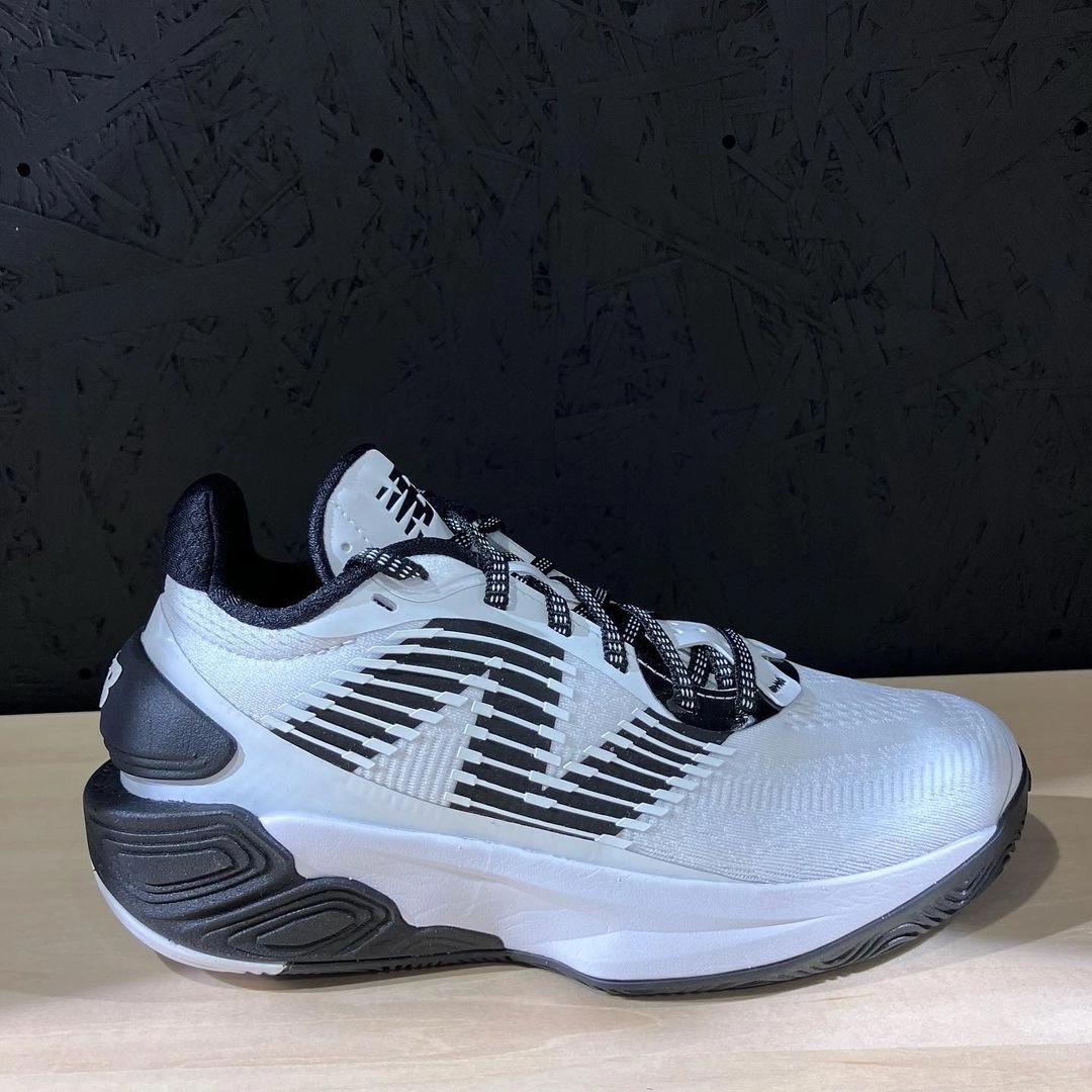 颜值超高的黑白篮球鞋🏀超燃登场！💥
