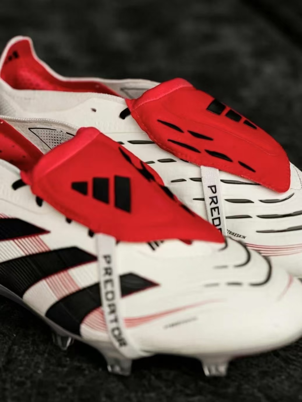 赏析球鞋一一adidas全新一代