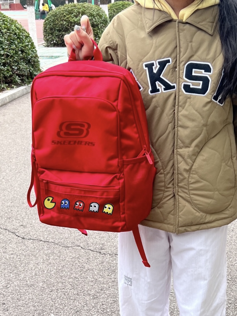 我都背上这样的书包🎒啦，我们做朋友呀…