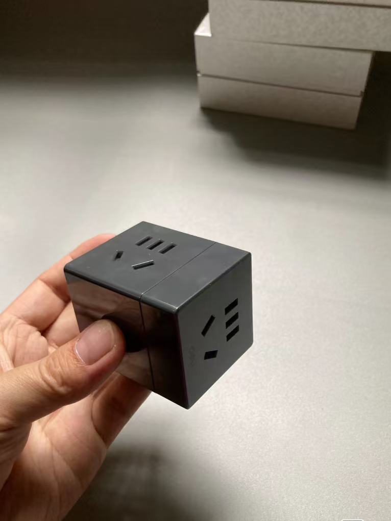 得力插座，小巧便捷质量没得说