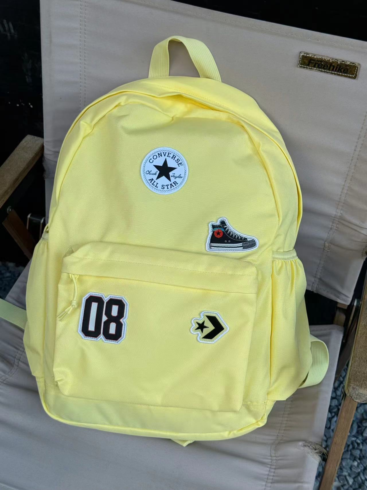 新年背新包🎒～鹅黄色好亮眼🤩