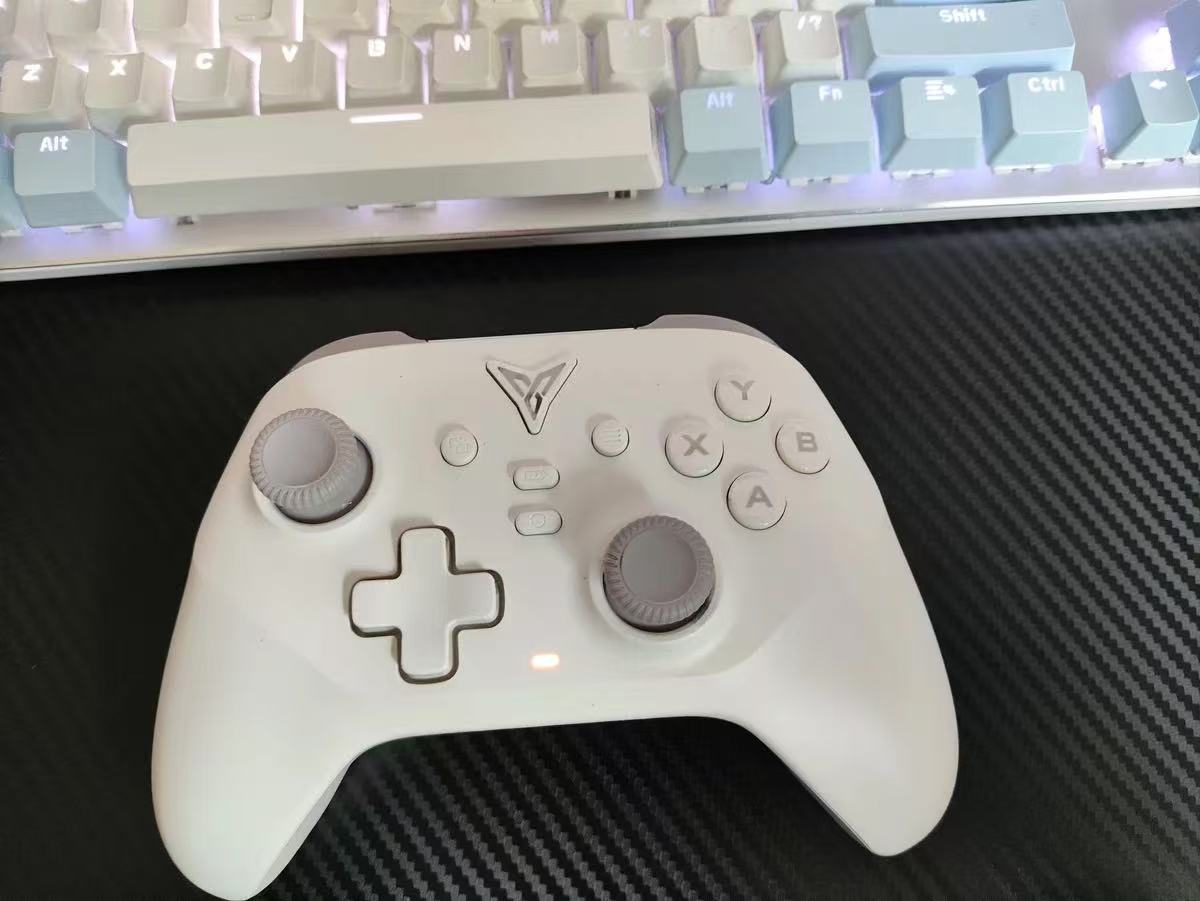 一款性价比超高的游戏设备！