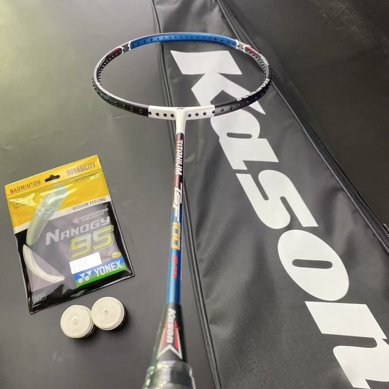 入门级羽毛球拍，很均衡的体验🏸
