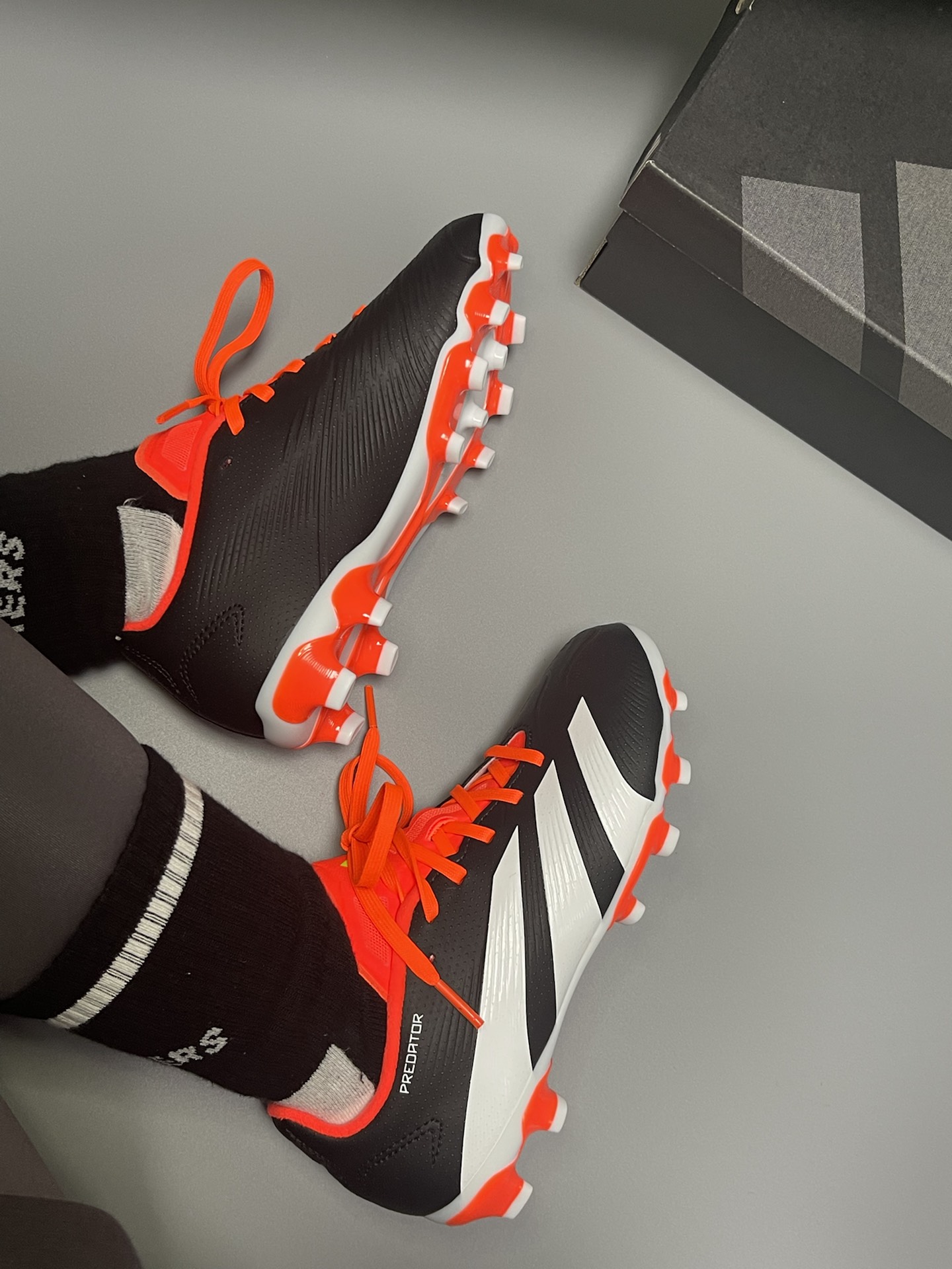 足球鞋还得是adidas