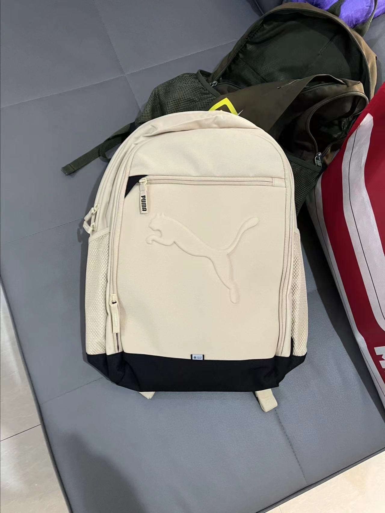 这么好看的书包谁在背呀，晒一晒我的显眼包