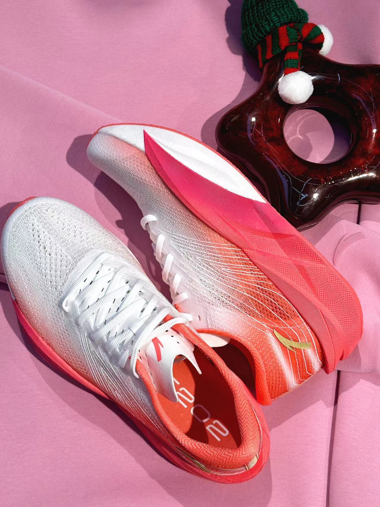 不允许你还不知道这款！草莓味跑鞋！🍓