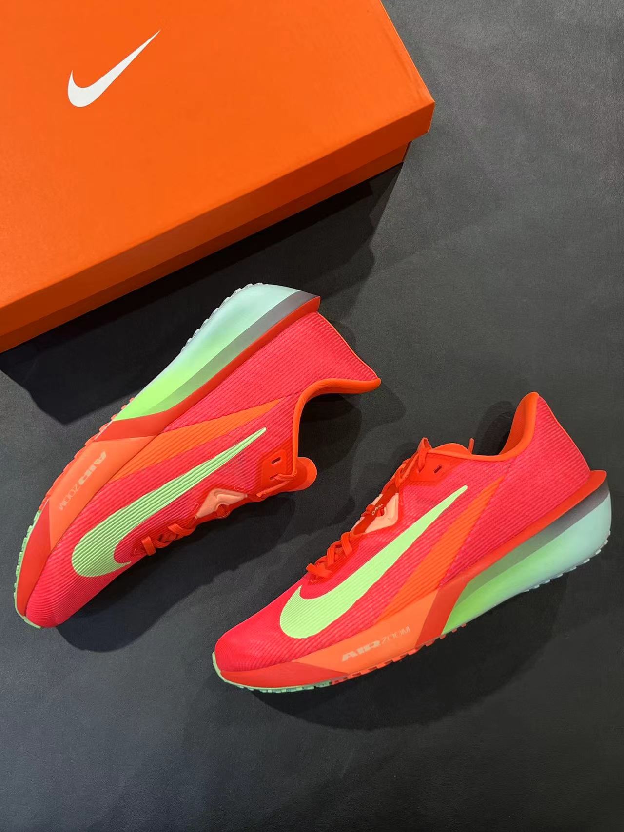 被这双 Nike 跑鞋狠狠拿捏了！