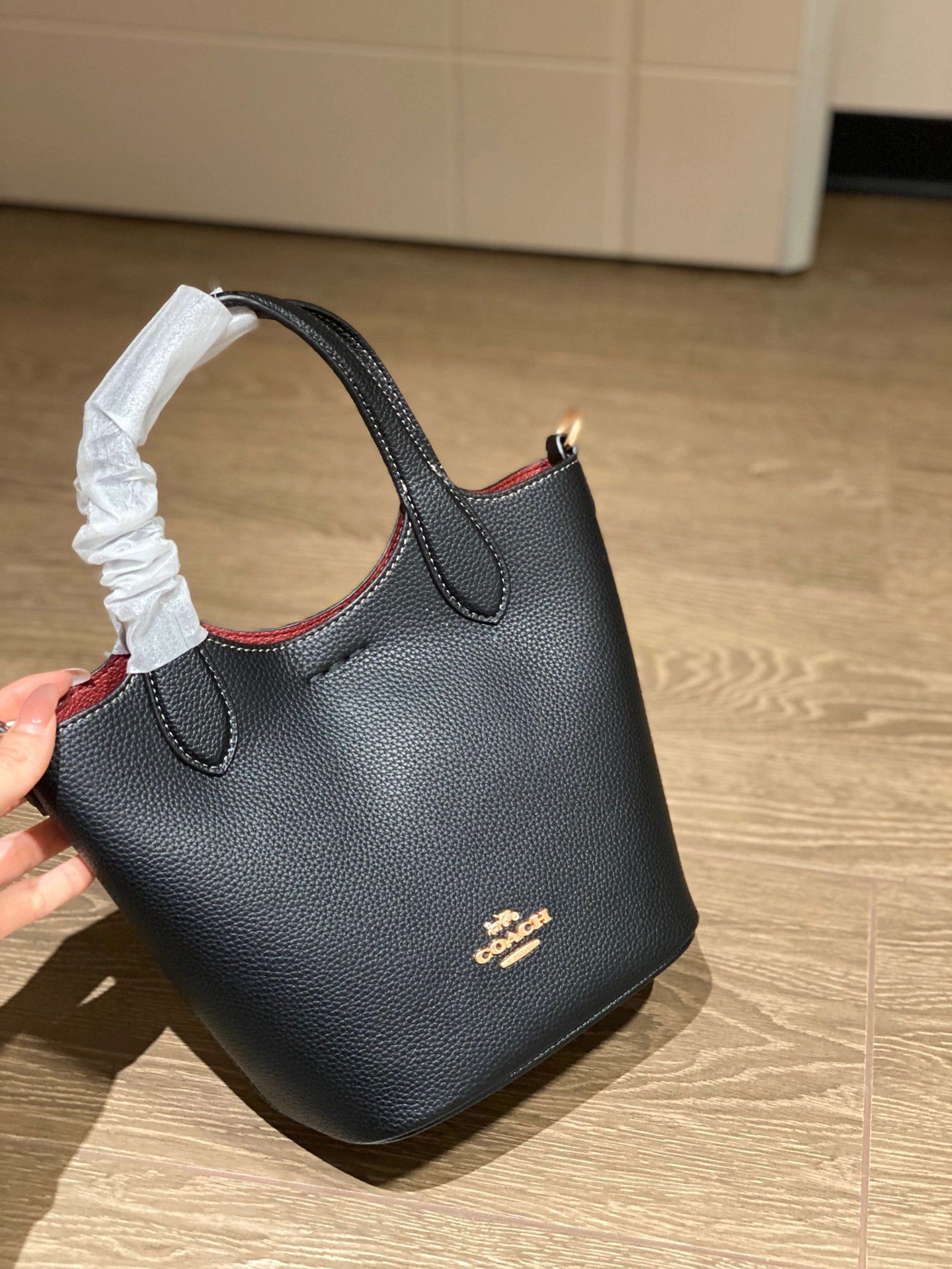Coach Hanna bucket 也太好用啦！