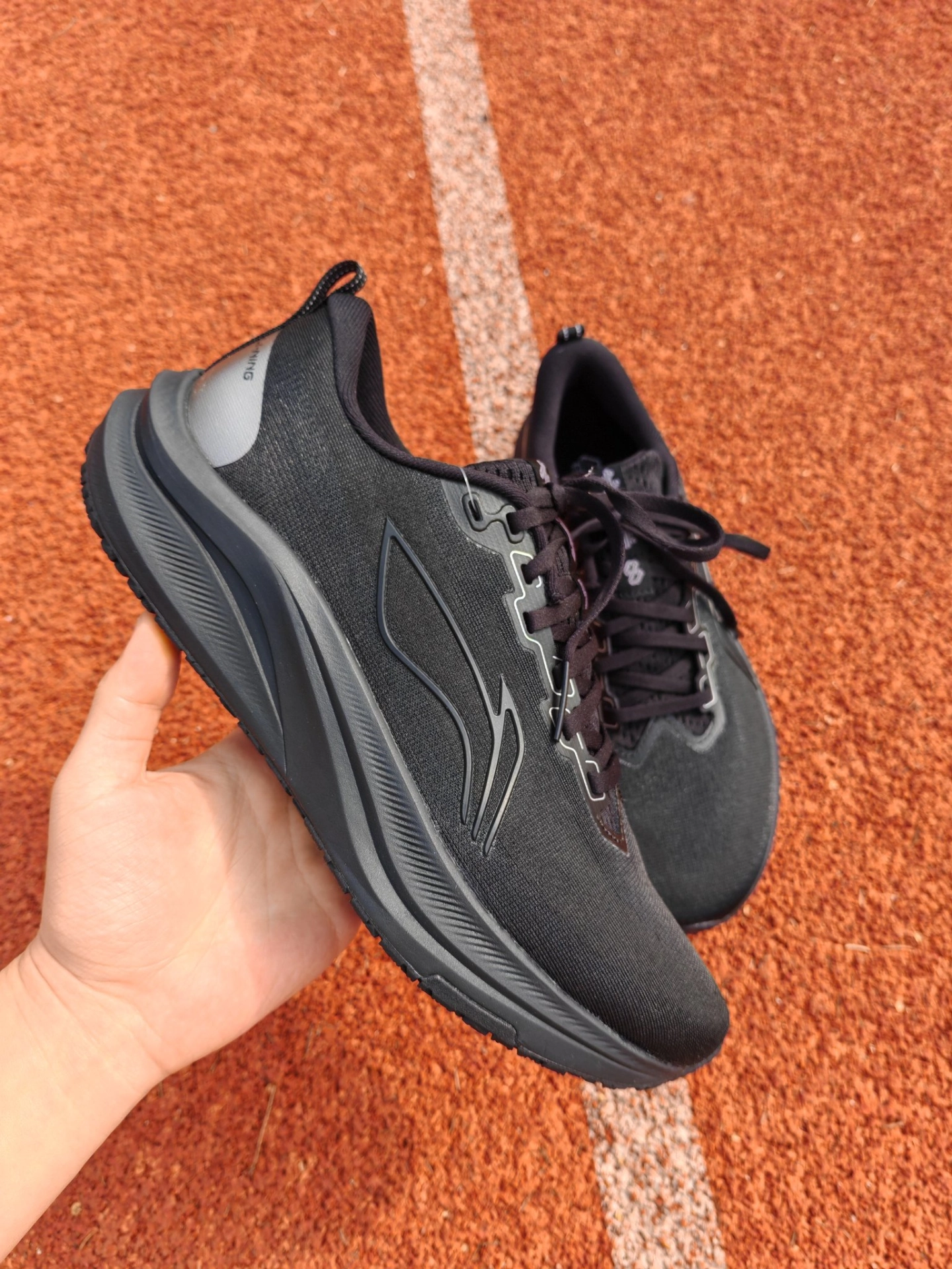 李宁赤兔8PRO，颜值与性能并存，竞训好鞋