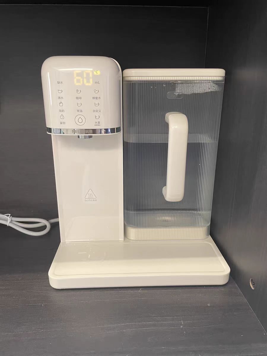 带娃神器！美菱饮水机，宝妈冲奶不手忙脚乱