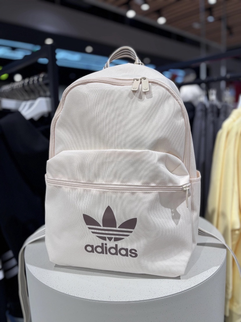 终于入手了！我的Adidas双肩包🎒