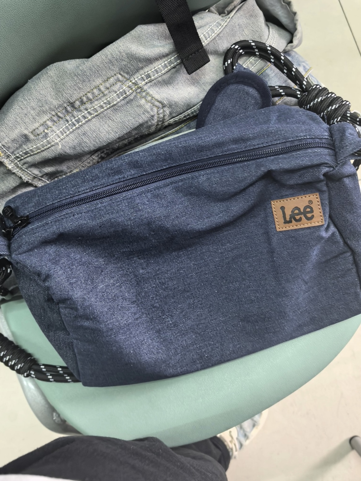 简约ootd 实用百搭的斜挎包我的菜😍