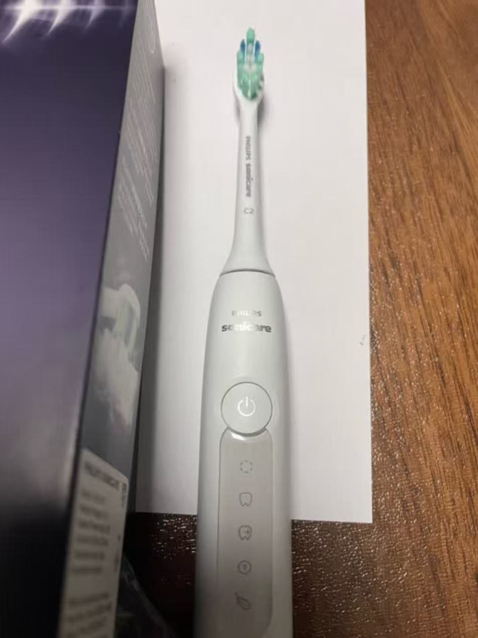 设计高端大气，刷头细致柔软性价高值得购买！