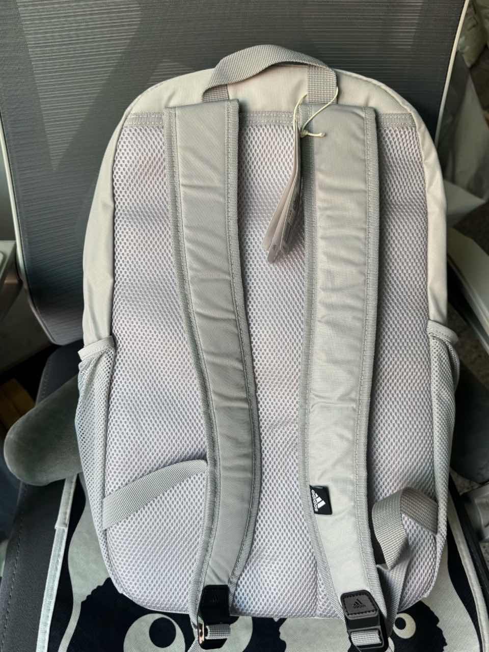 天呐！我被介只浅灰色大容量双肩包给折服了