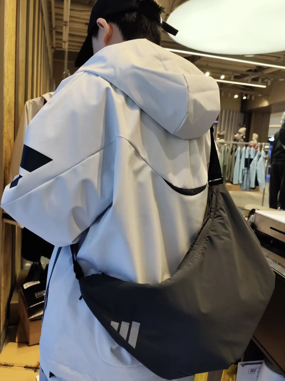 饺子包怎么能少的了Adidas