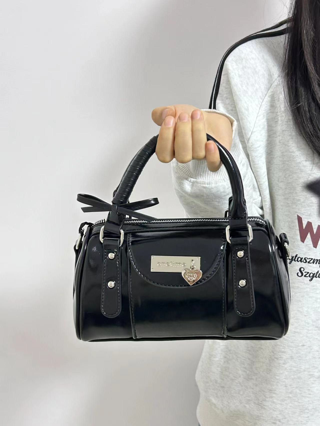 哇哦，介才是甜酷女孩该背的包包👜