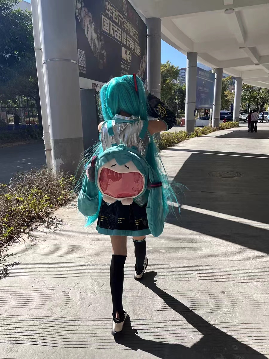 超级可爱的初音喵喵痛包！
