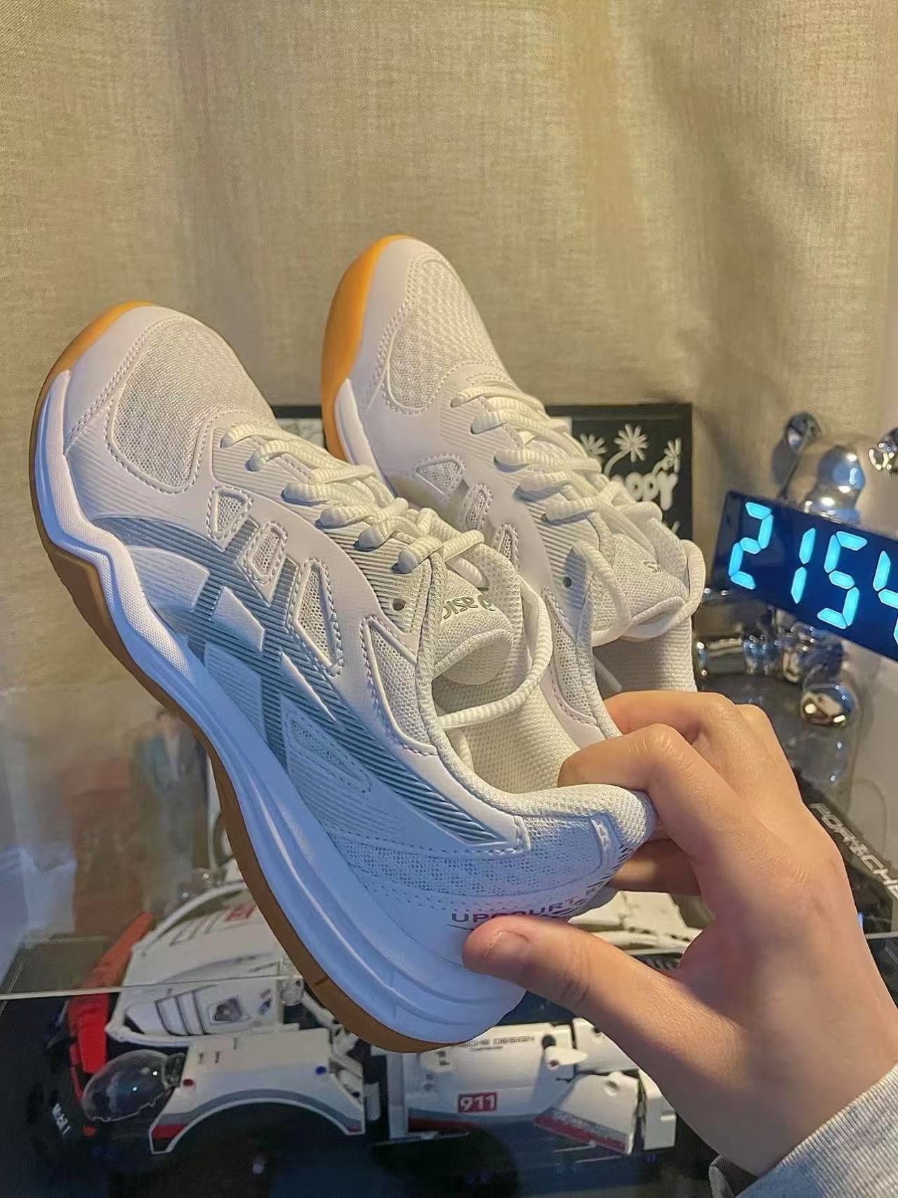 排球场上的轻盈战靴——亚瑟士Upcourt 5