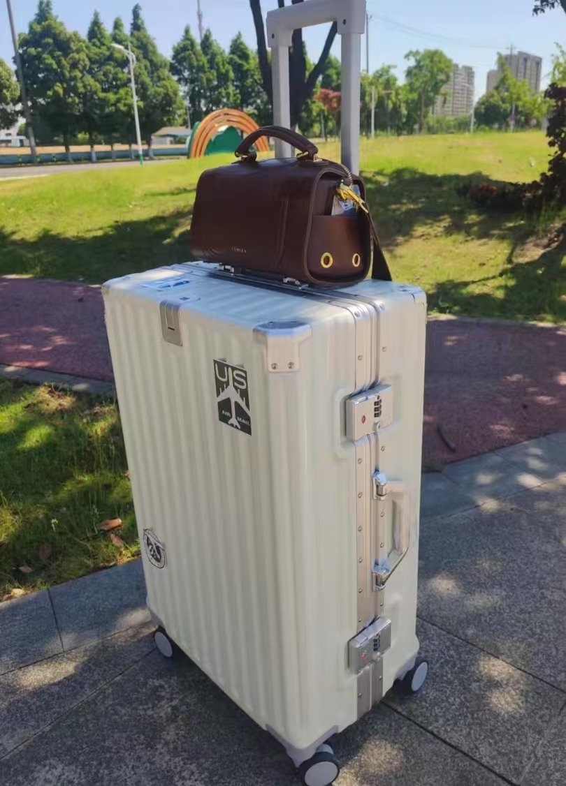旅行箱 “作妖”？这箱子专治各种不服！