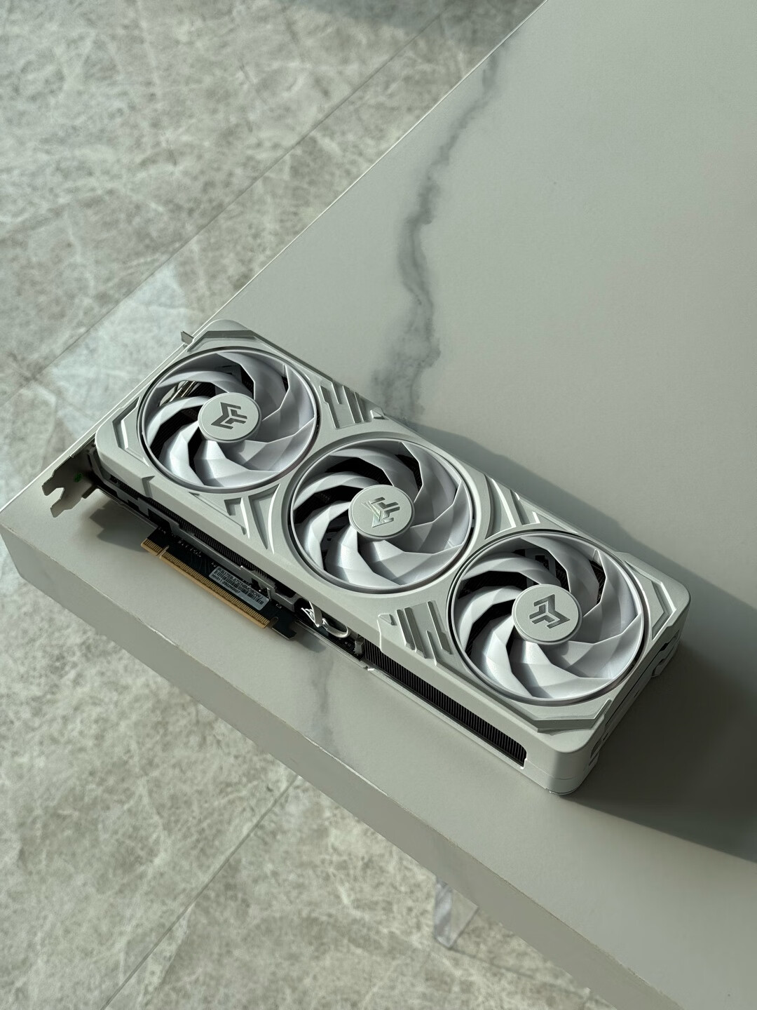 显卡界的梦幻之选，影驰 RTX 5070Ti 圣刃 OC🤘