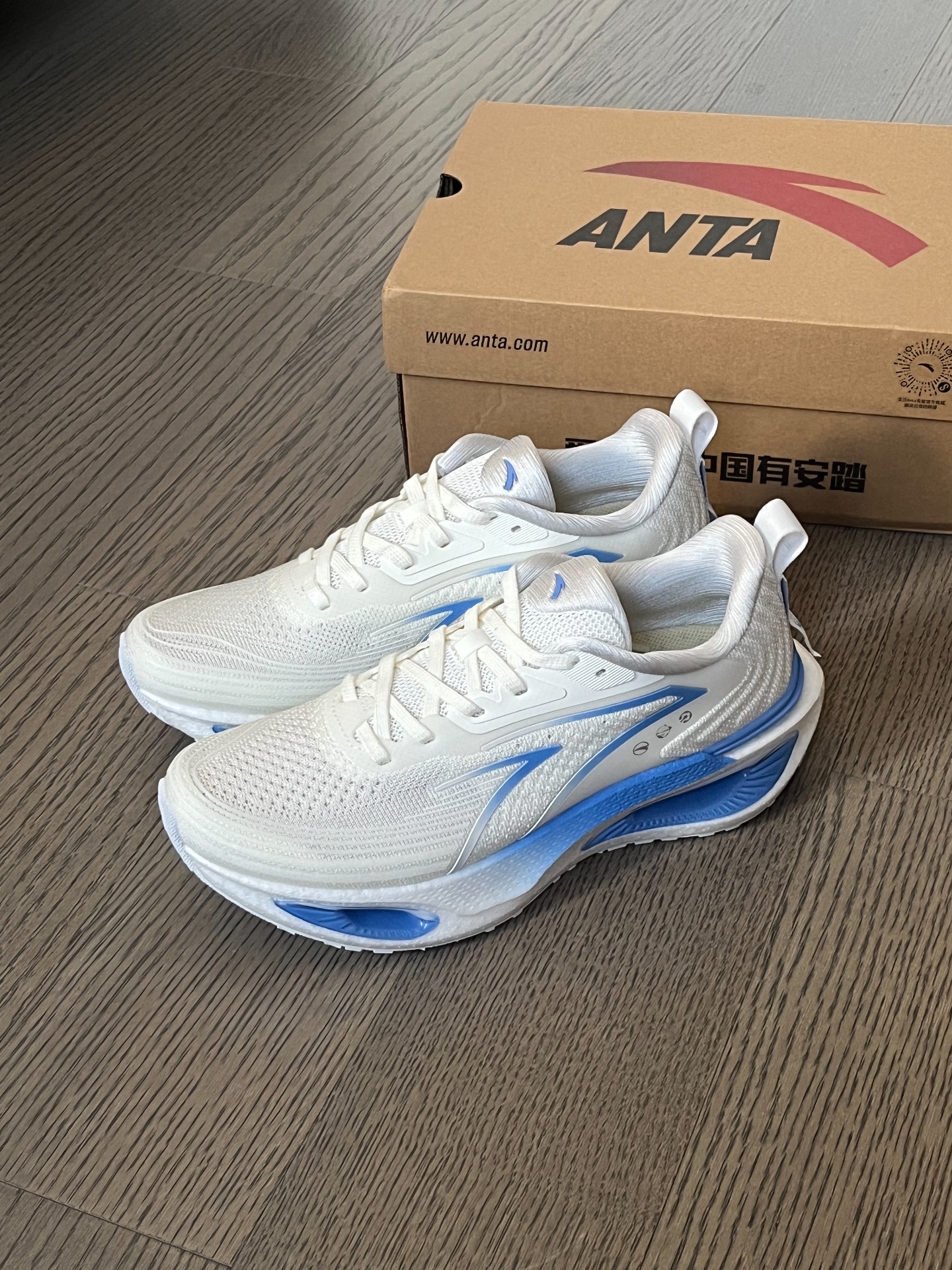 不是！安踏你有这个配色你不早拿出来‼️