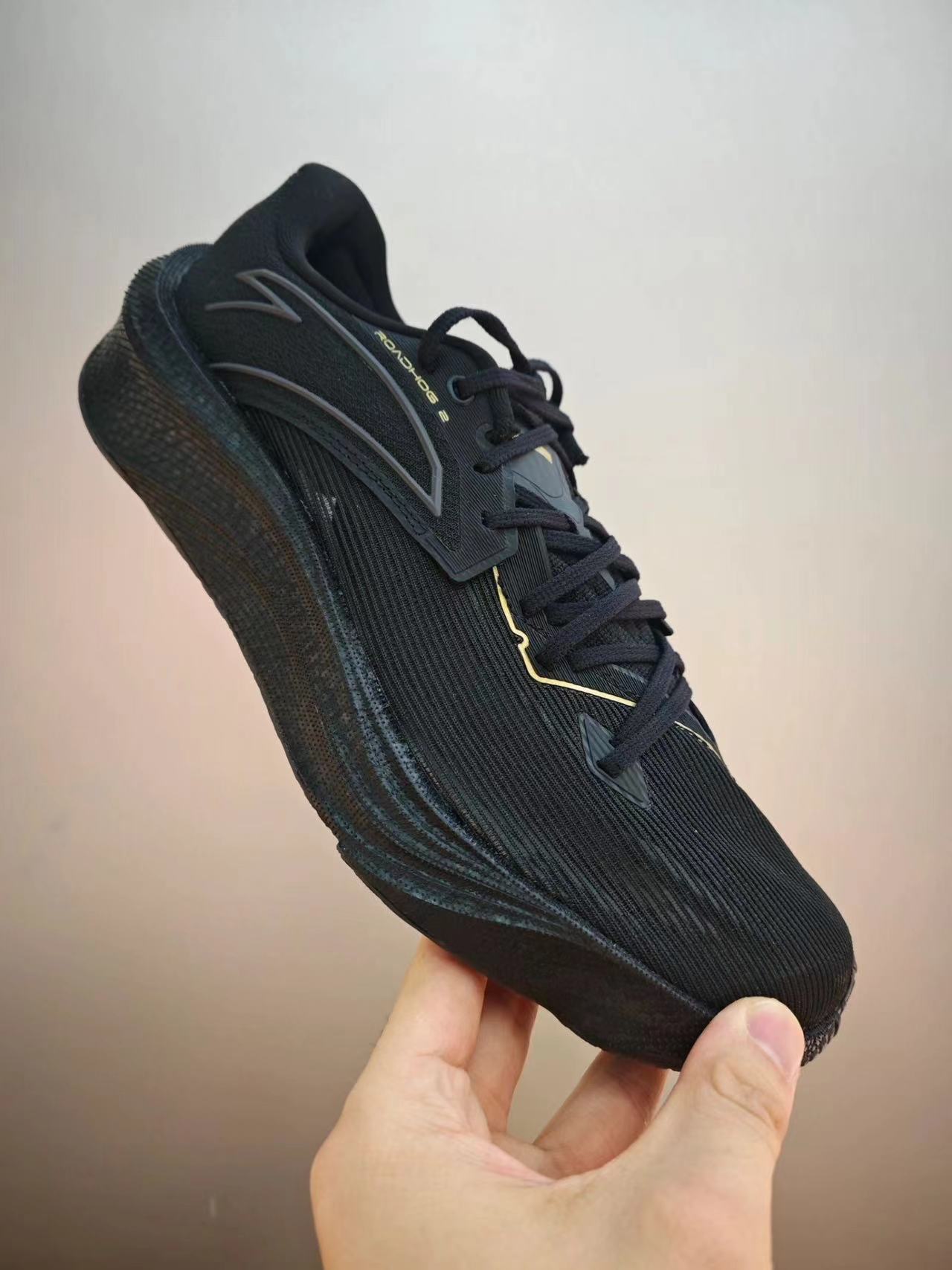 脚趾弹琴，柏油路霸2真的好穿！