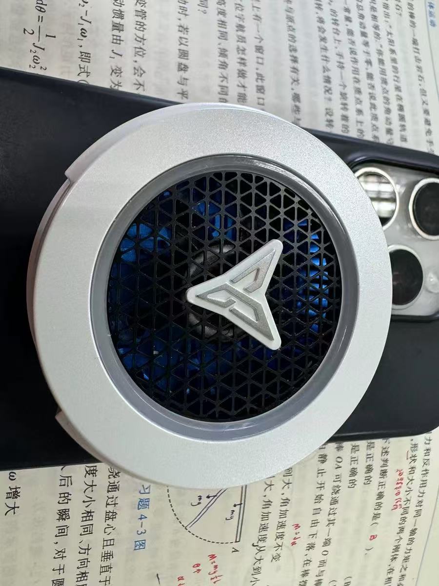 夏天玩手游怎么能少了手机散热器