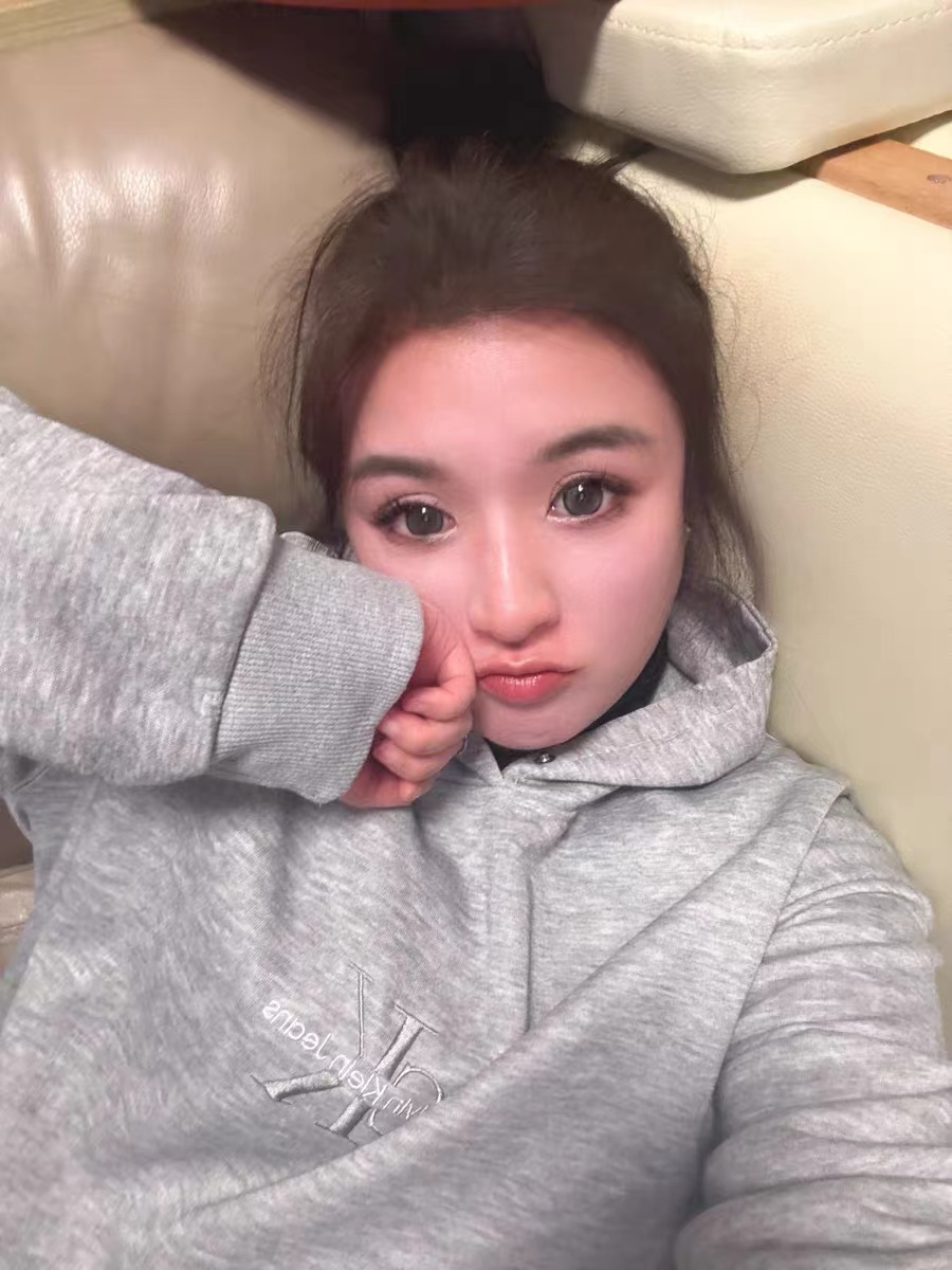 咖啡色眼线胶笔，美翻天👀大家好，今天给大家种草一款超级棒的眼线胶笔！