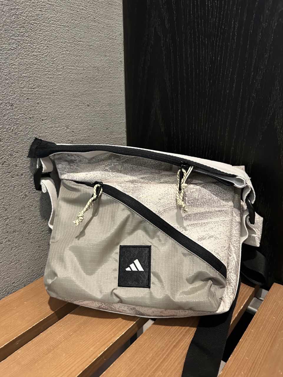 送男朋友的斜挎包，很有少年感！