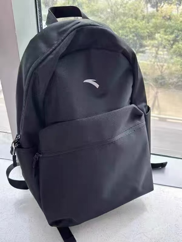 救命！安踏这个双肩包我能背到毕业！​