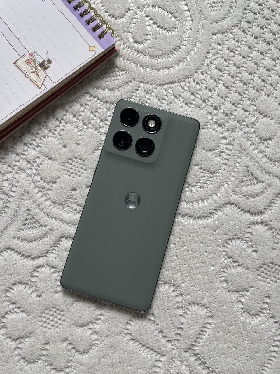 绝了！这手机拍照稳如狗还能快充续航🔋