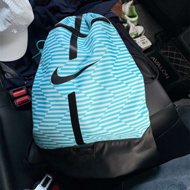 Nike 这只束口健身包我锁死！足球少年的训练神器⚽️健身党狂喜
