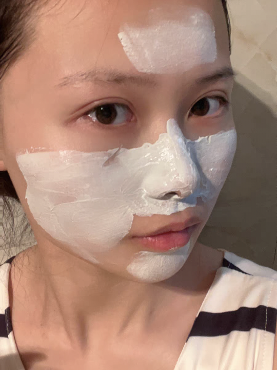 油痘肌本命清洁泥膜！EIIO真的救大命