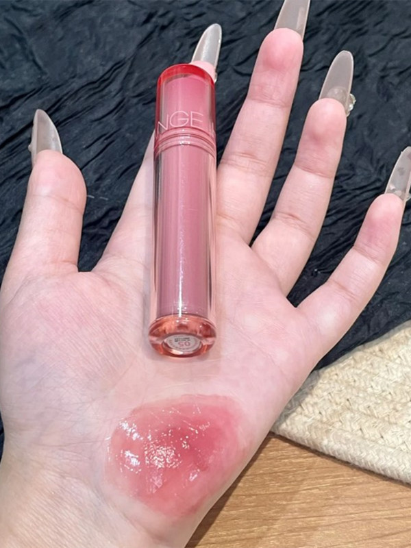 嫩门永存！！敲清透的水光嘟嘟唇我也有了！