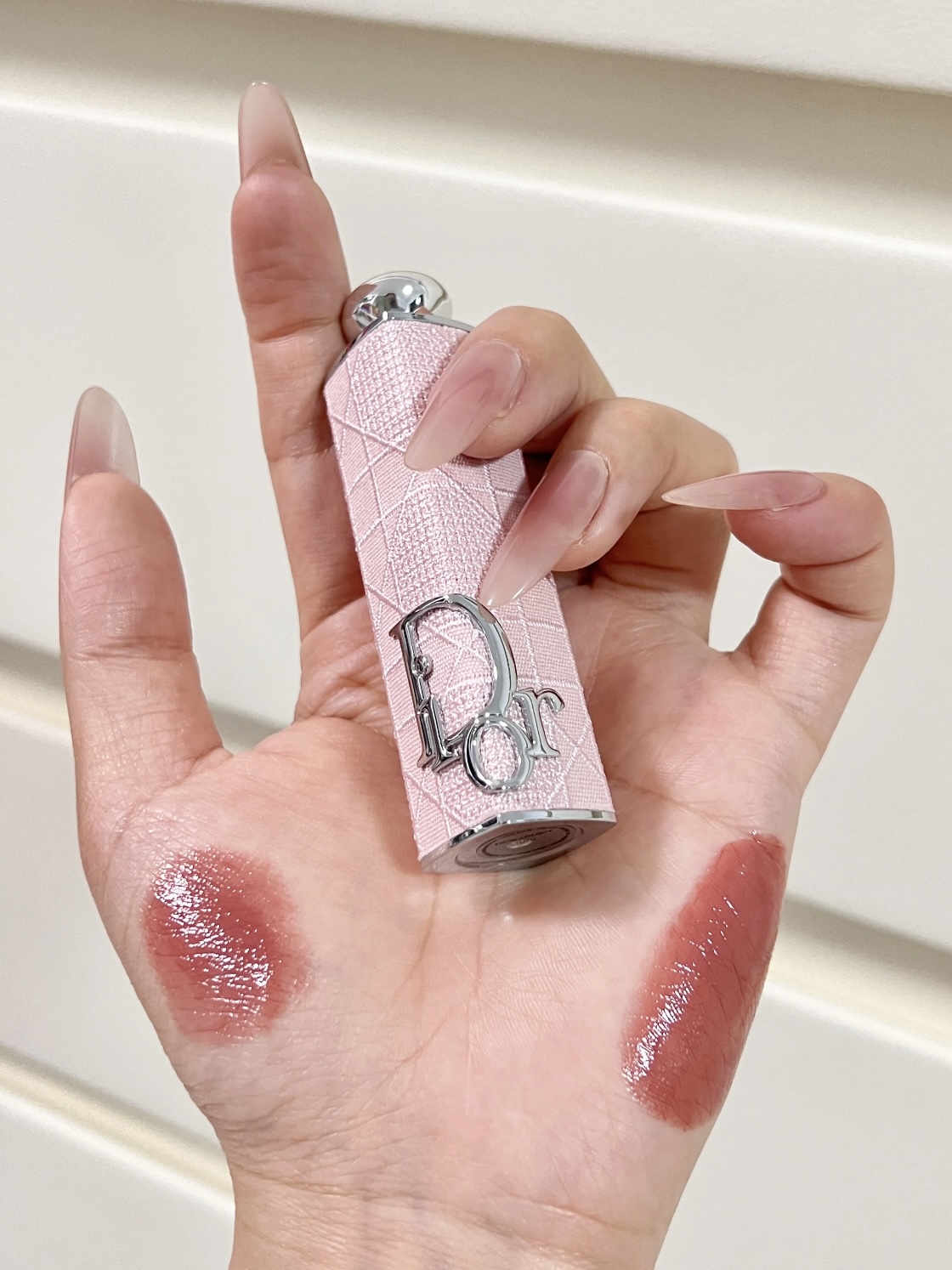 被问爆的「通勤伪素颜神唇」✨迪奥720锁死！