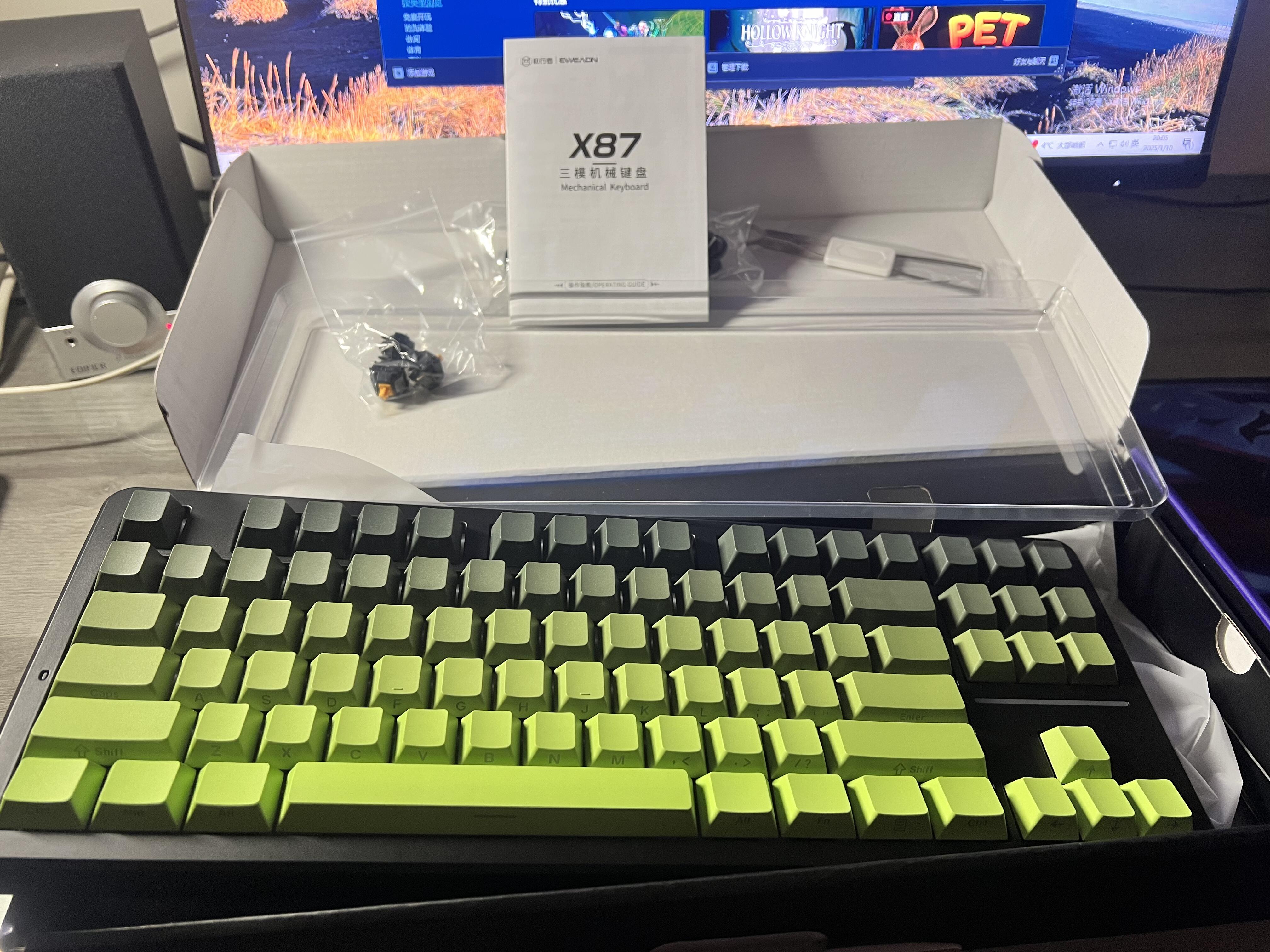 刚入手前行者 X87 有线机械键盘！青提绿太绝！