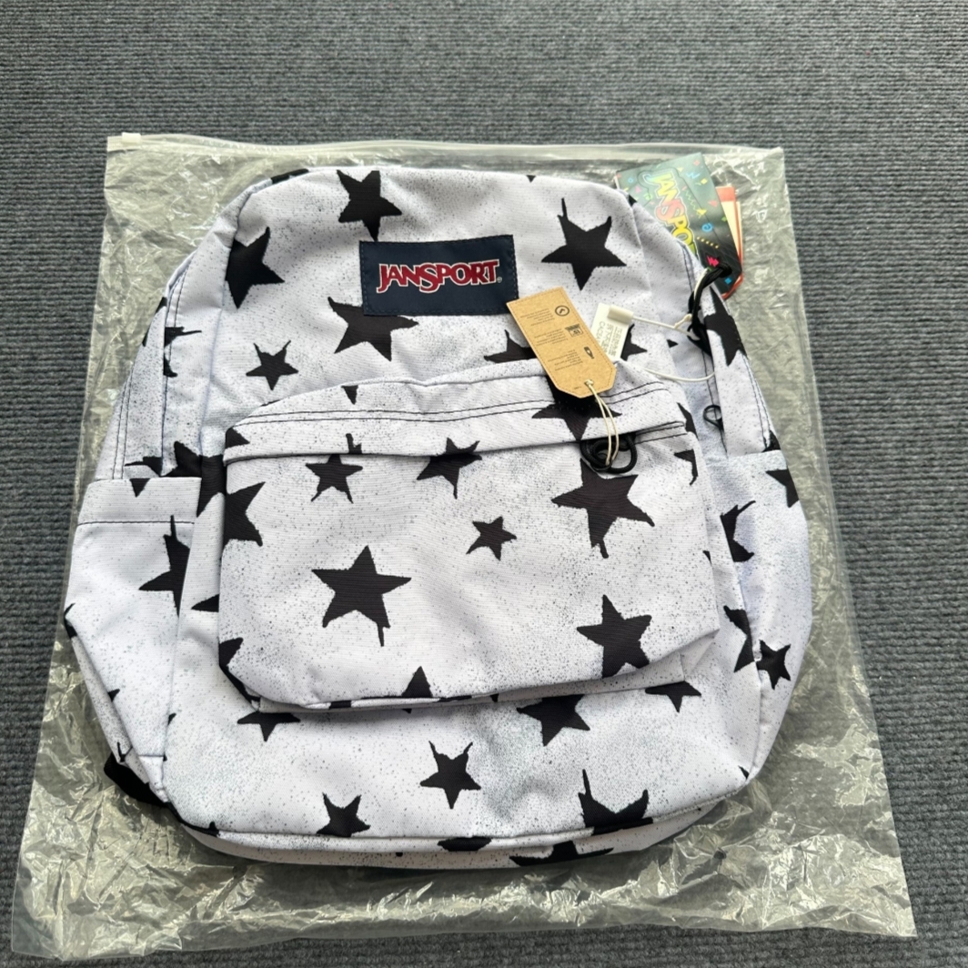 谁懂星星印花双肩包的含金量