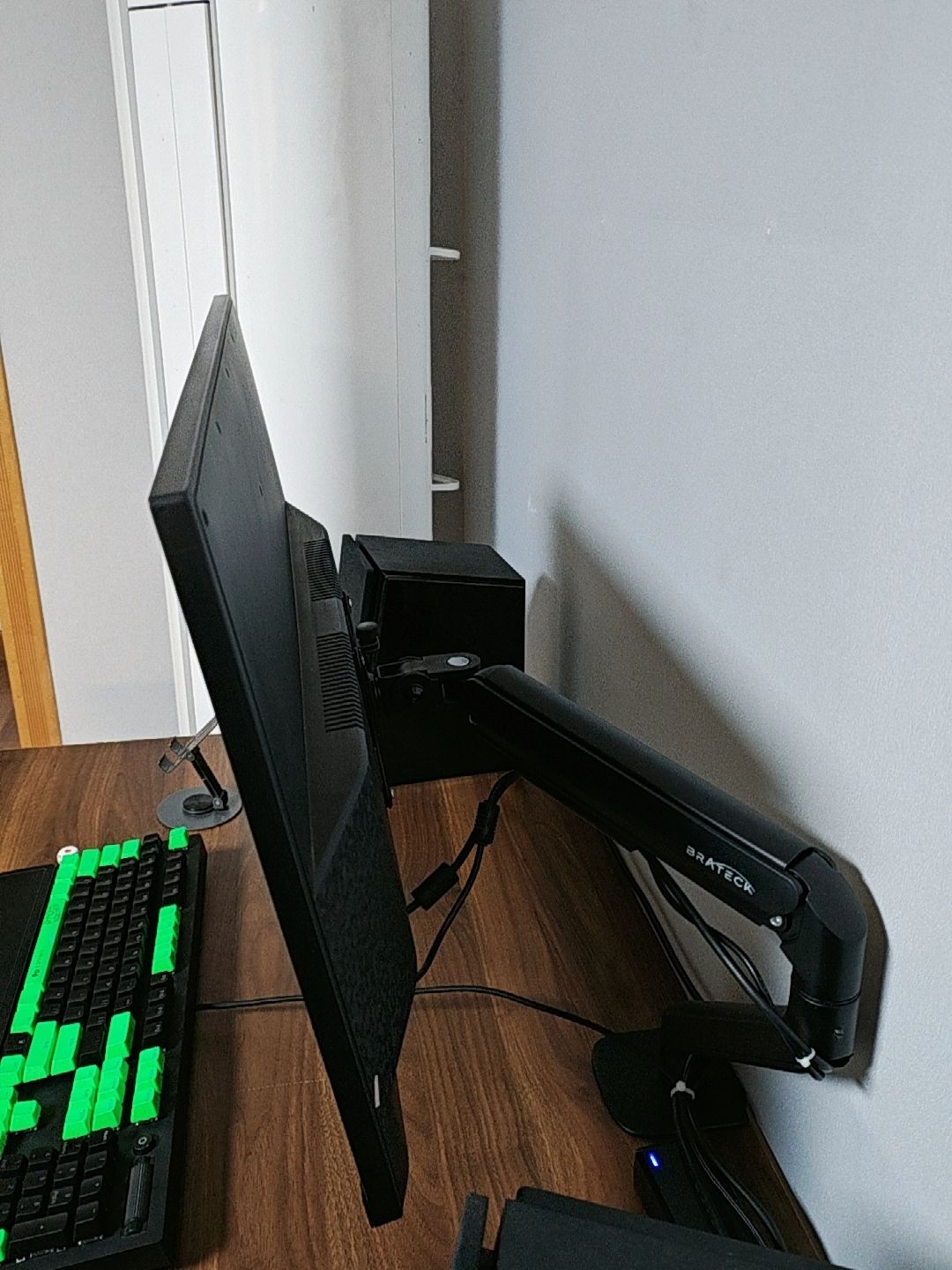 曜岩黑显示器支架！我的办公桌颜值担当💻
