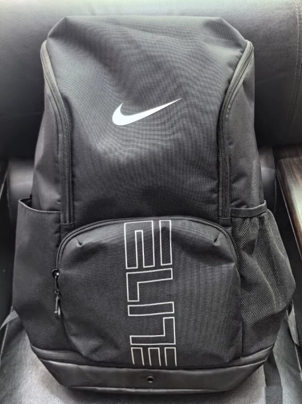 被男友夸爆的情侣单品！Nike 黑色双肩包太绝了