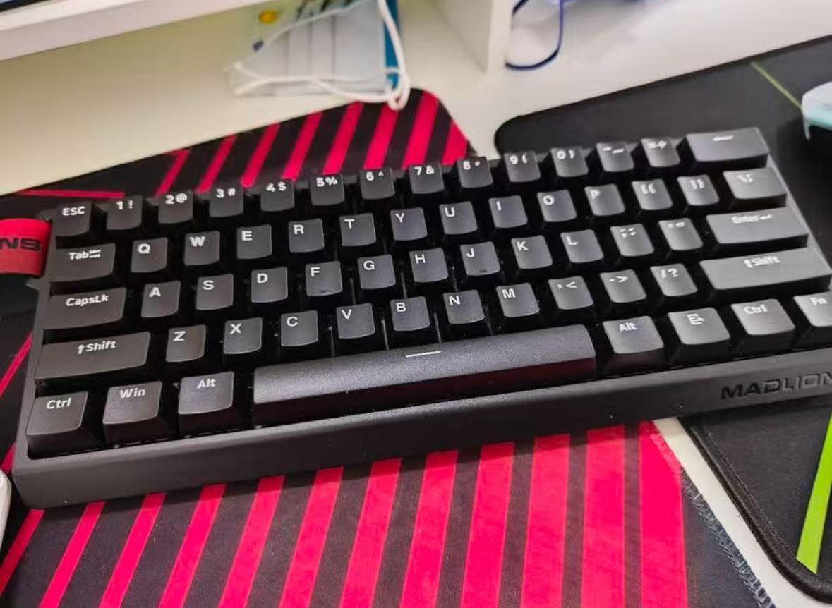 桌面减负神器！美加狮MAD 60 HE键盘有点东西！