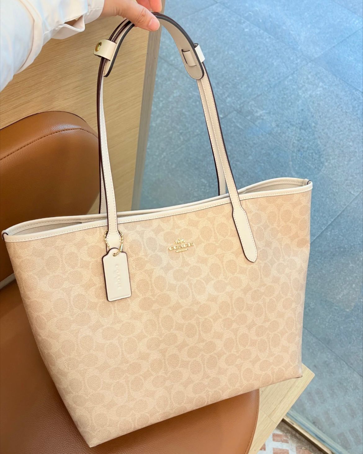👜Coach Zip Top Tote 30，实用又时髦✨