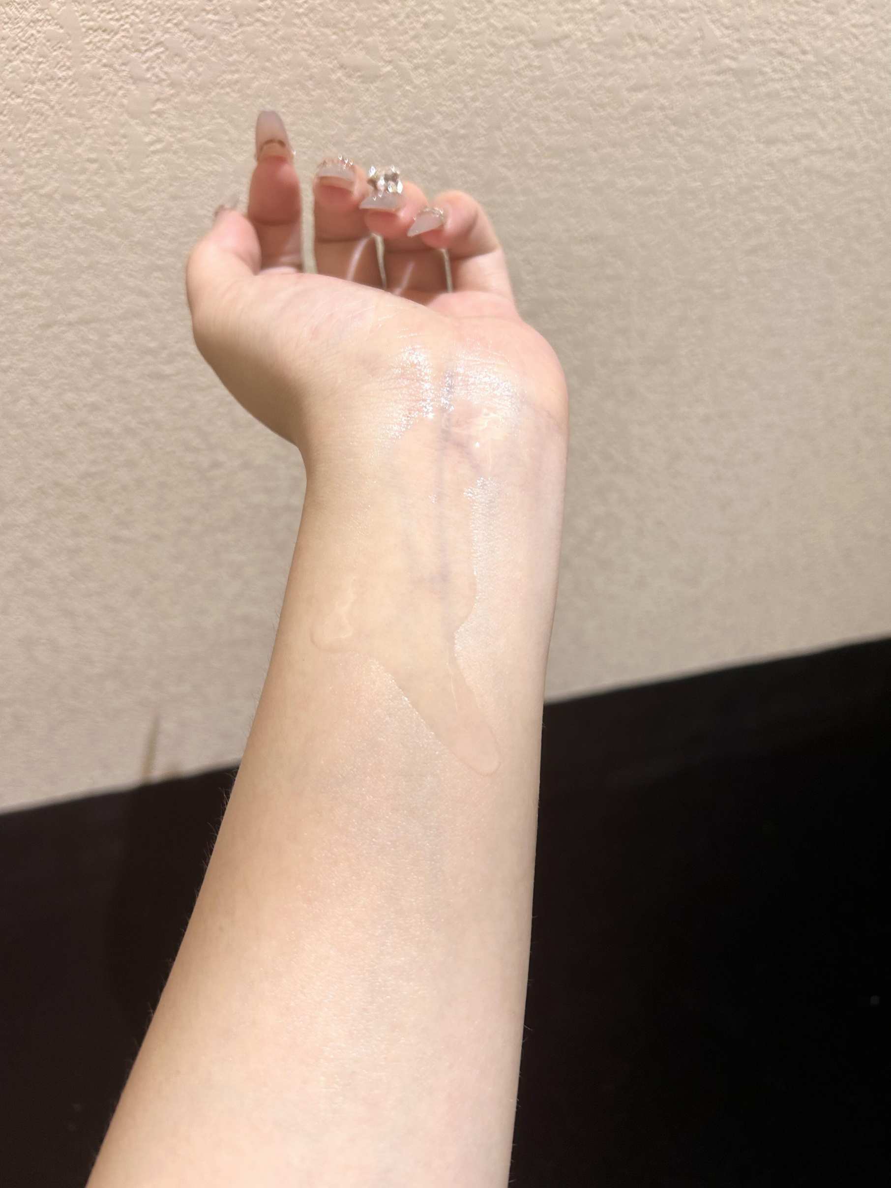 本油痘肌无限回购的一款卸妆油。。。